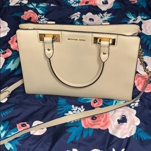 ✨cream colored Michael Kors Bag ✨